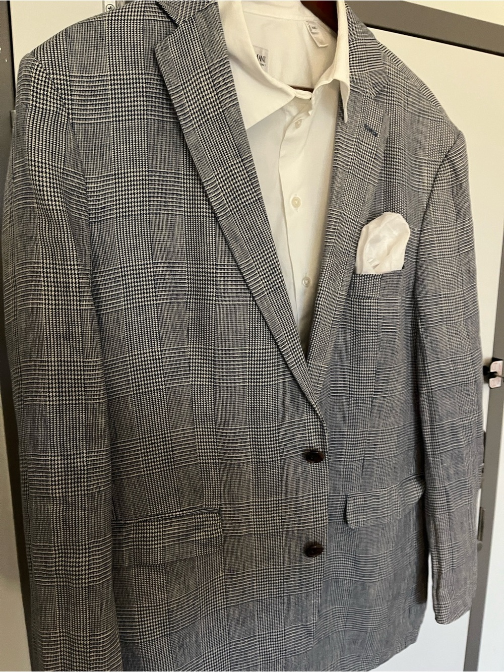 Ralph Lauren Black Label Gray Glen Plaid Sport Coat made of 100% Linen